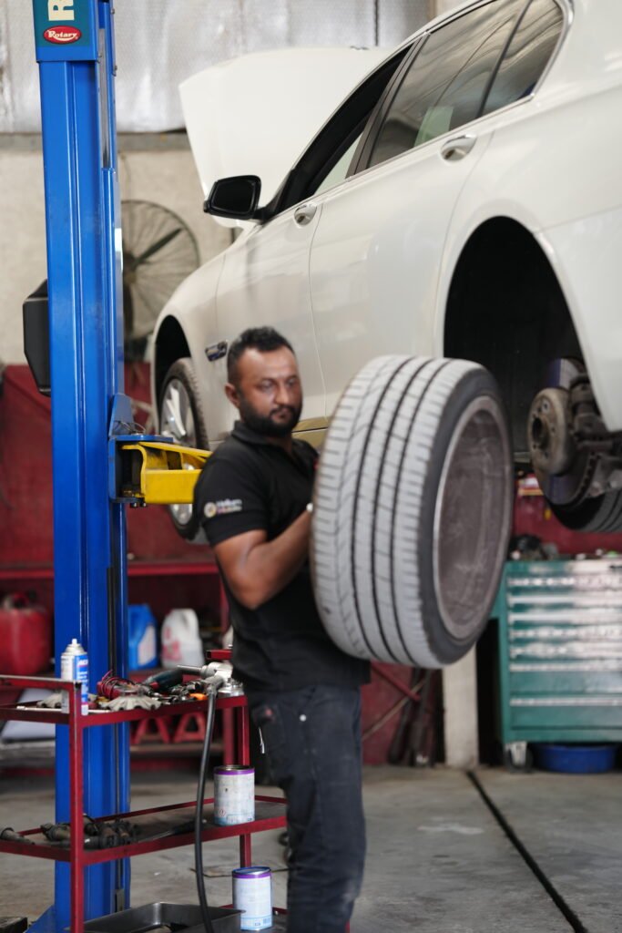 Best Car garage in Dubai
